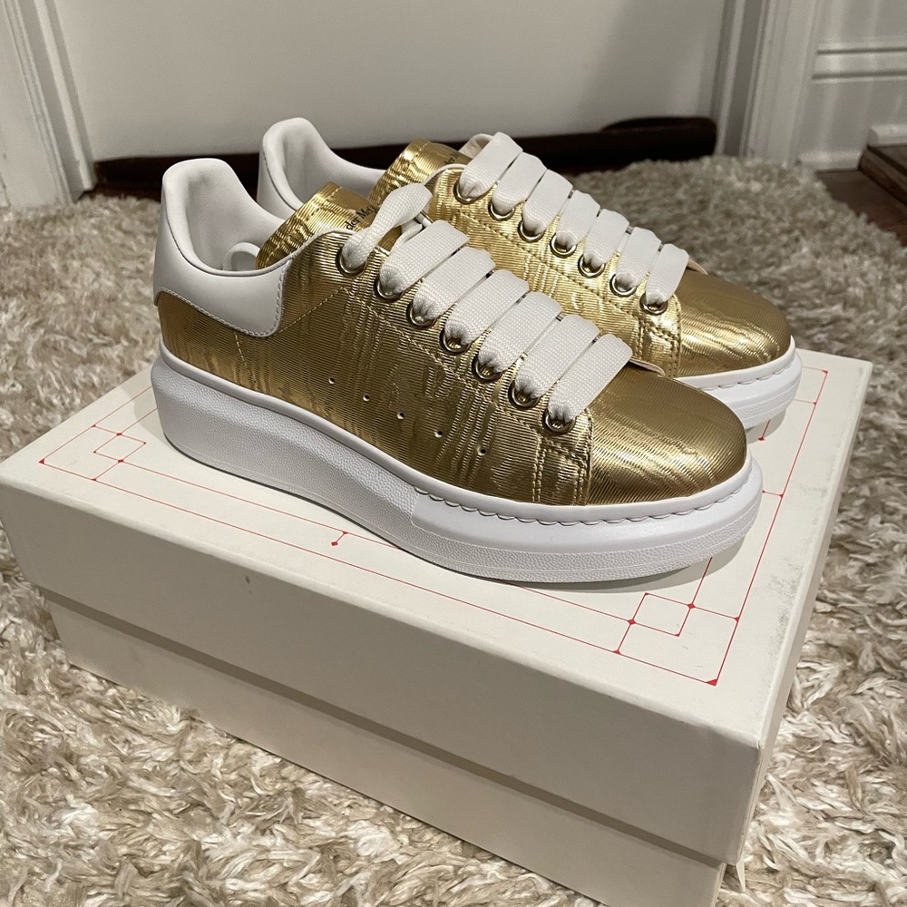 Alexander McQueen Lacquered Moire Sneakers Gold/White Size EU 37
